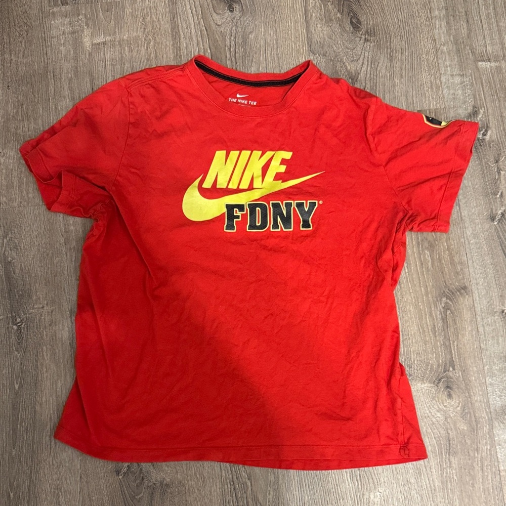 Nike Red and Yellow FDNY T-Shirt XL